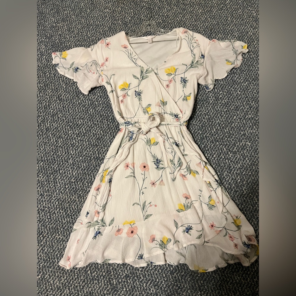 Lauren Conrad Women’s Small White Floral Dress